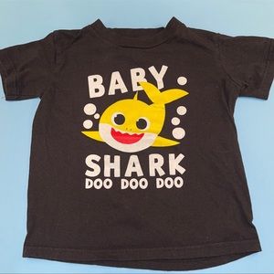 Baby Shark Toddler Shirt! Size (S) 4